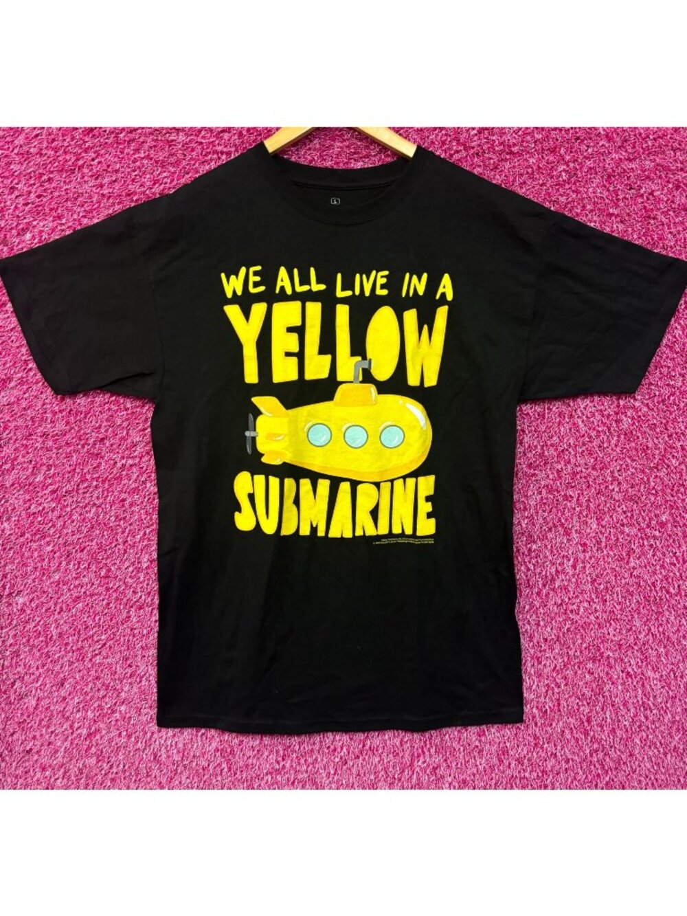 The Beatles We All Live In A Yellow Submarine rock Tshirt size large